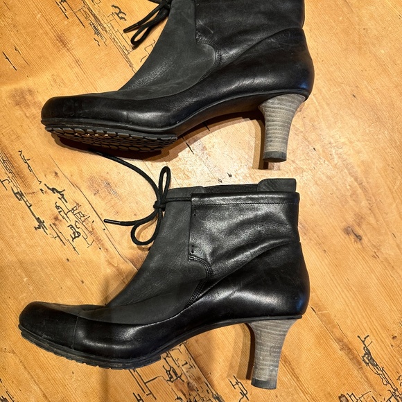 Tsubo Ankle Boot - Picture 2 of 5